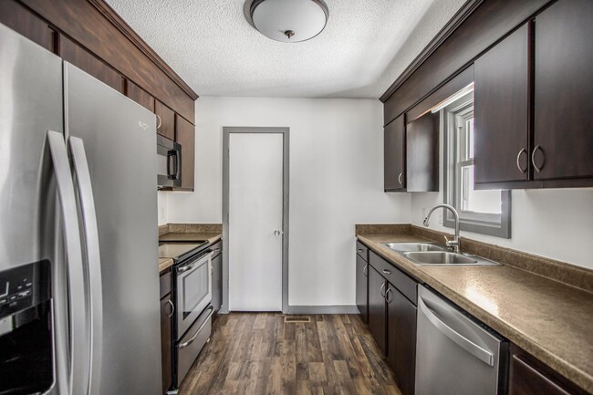 Building Photo - 315 Whipple Tree Ln