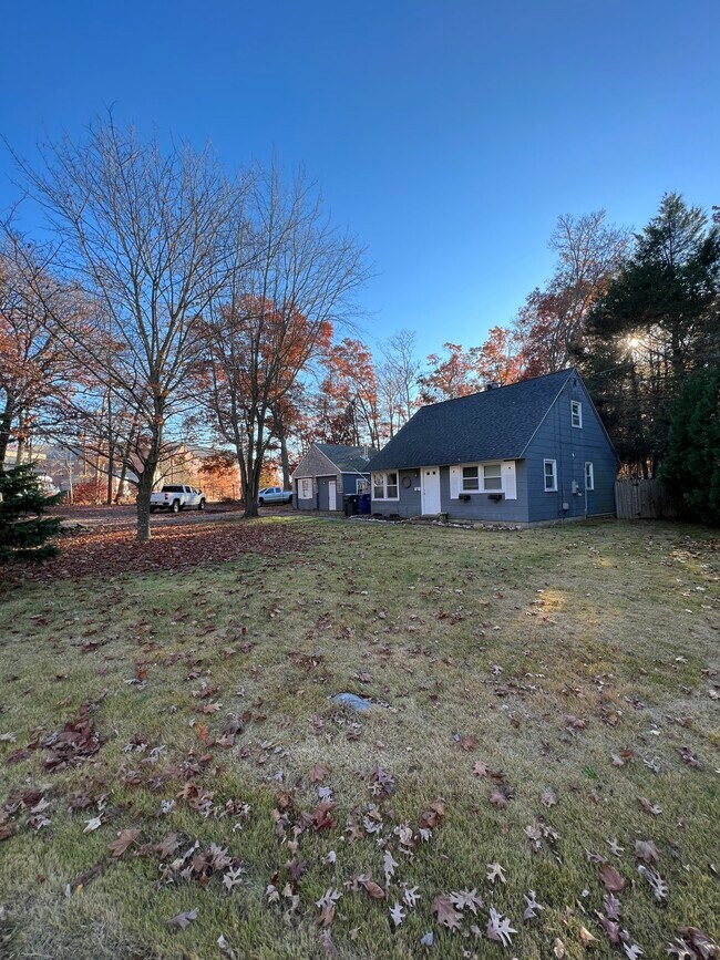 Building Photo - 75 Ridgewood Rd