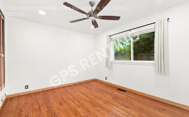 Building Photo - 17224 Beach Dr NE