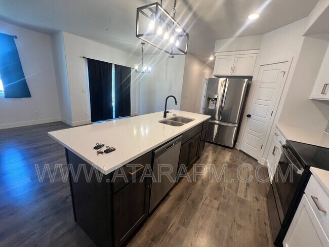 Building Photo - 543 S 1020 W