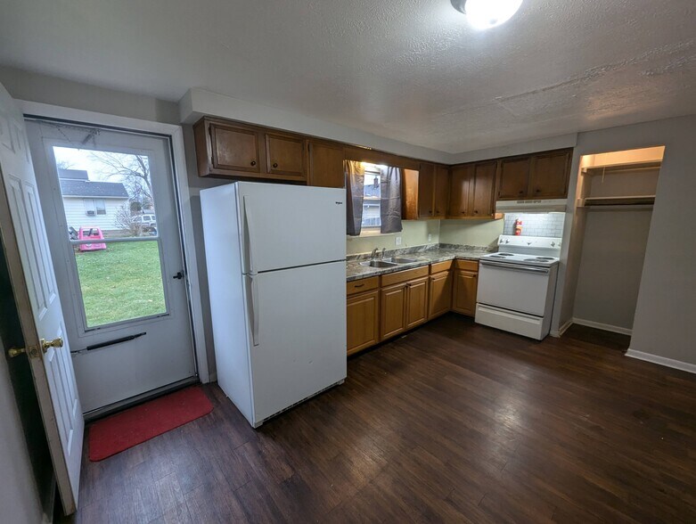 Kitchen with back door - 1363 Wertz Ave SW