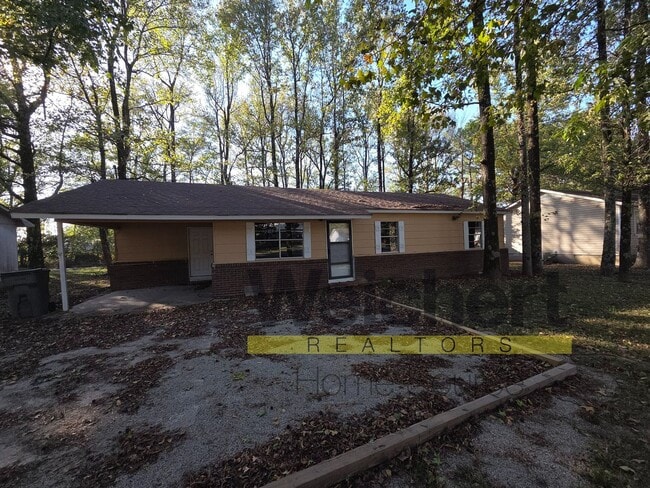 Building Photo - Freshly Updated 2-Bedroom on a Quiet Street