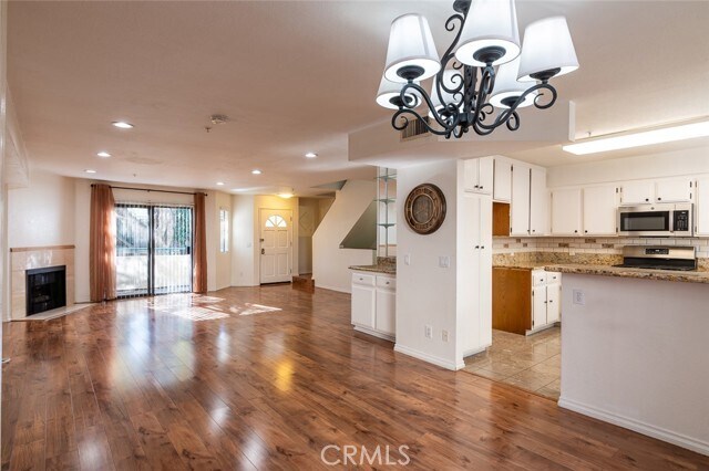 Building Photo - 2930 Montrose Ave