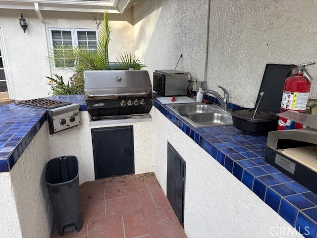 Building Photo - 141 S Peralta Hills Dr