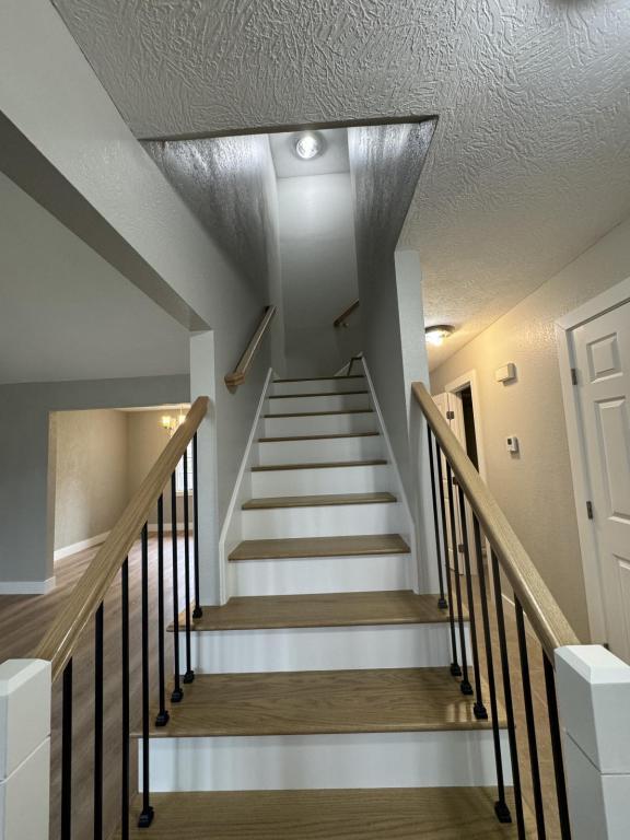 Building Photo - 1504 W Highpoint Cir