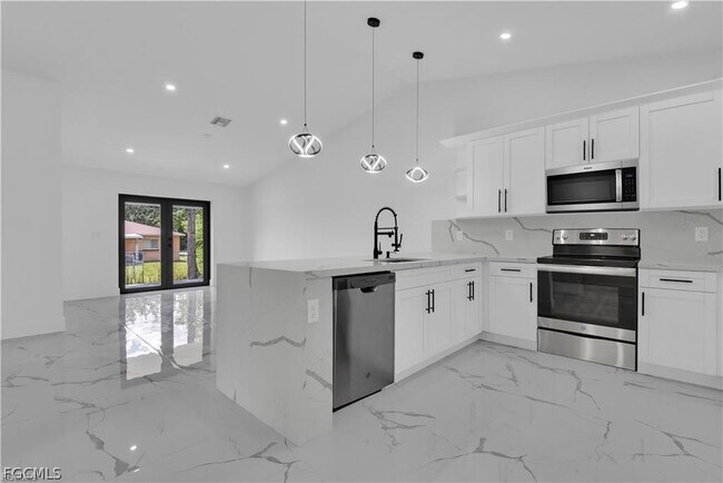 Building Photo - 4921 Leonard Blvd S