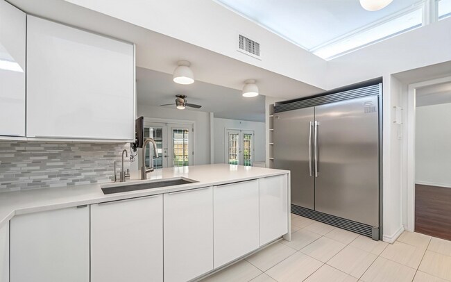 Building Photo - Exclusively Marketed by Wajdi Ahmad with Realty Of America. For more information please visit HAR...