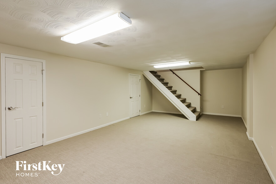 Building Photo - 581 Brightstone Dr