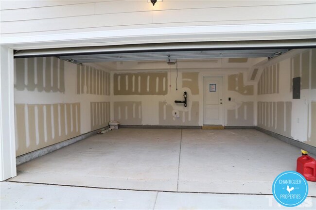 Building Photo - 315 King Closer Dr