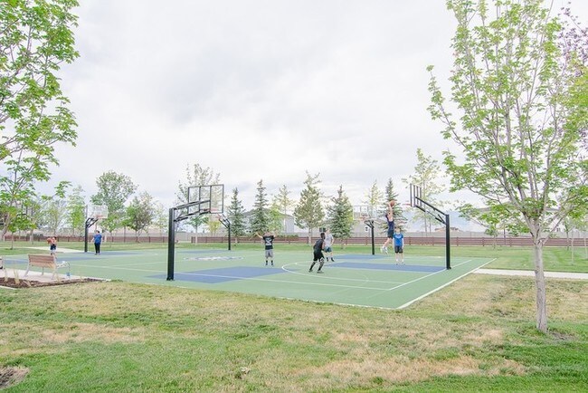 Building Photo - THE LOCHS! Gorgeous Townhome