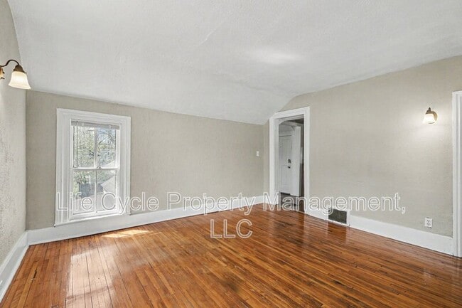 Building Photo - 329 Charles Ave SE