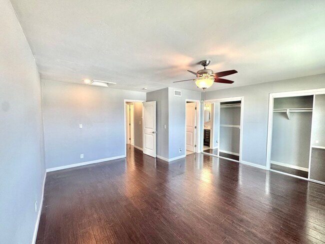 Building Photo - Huge Oak Park Home! 4bd/2.5ba house with incredible yard w/ VIEWS + spa, A/C, garage, W/D!