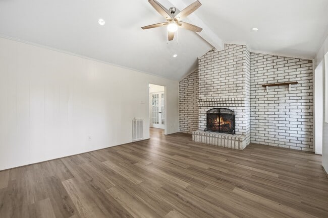 Building Photo - 25407 Lancewood Dr