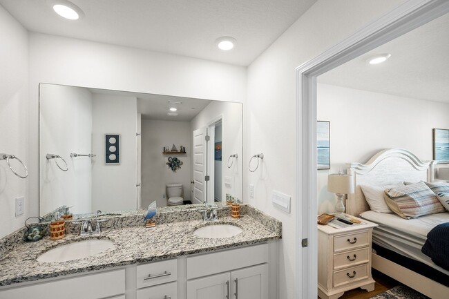 Building Photo - 4013 Blue Water Dr