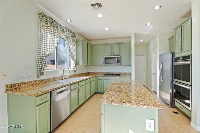 Building Photo - 26051 N 163rd Dr