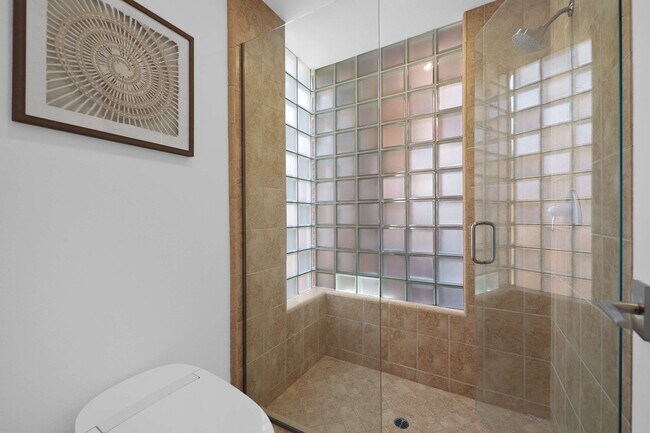 Building Photo - 50070 Vía De Moda