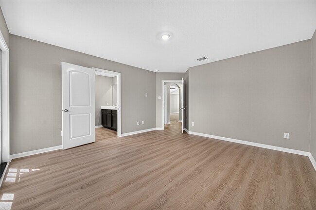 Building Photo - 21018 Solstice Point Dr