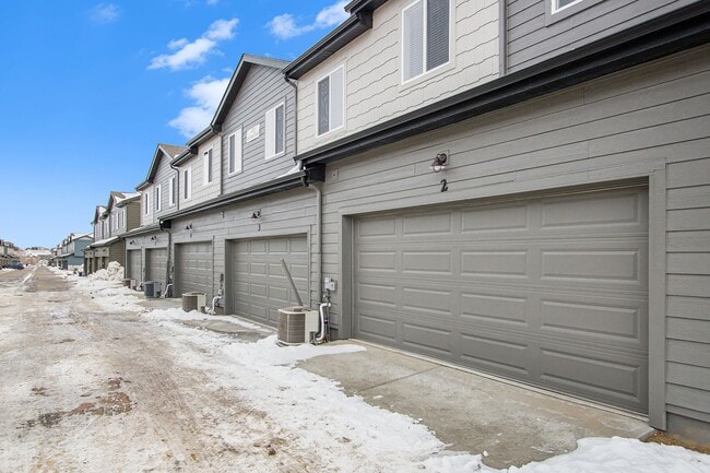 Building Photo - Stunning Townhome in Northridge Trails