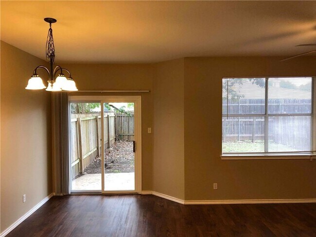 Building Photo - 8102 Willet Trail