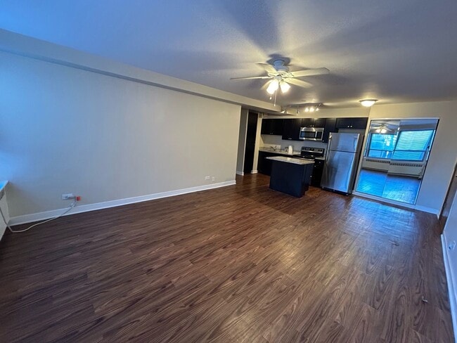 Building Photo - 4180 N Marine Dr