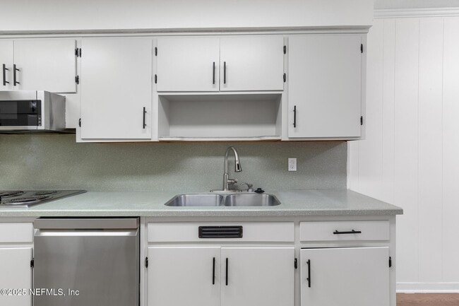 Building Photo - 4103 San Remo Dr