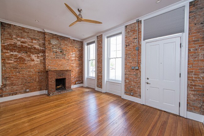 Building Photo - 309 E 13th St