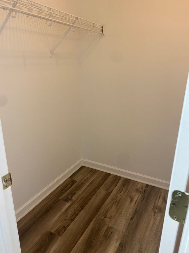 Building Photo - Carolina Lakes!!