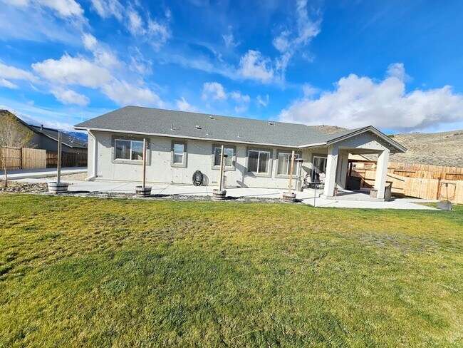 Building Photo - Cold Springs Beauty - Immaculate Newer Hom...