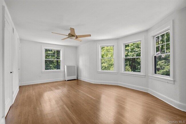 Building Photo - 121 Walworth Ave