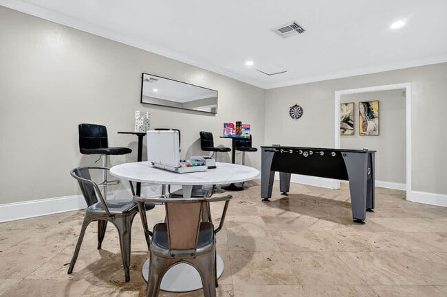 Building Photo - 2423 NE 202nd St