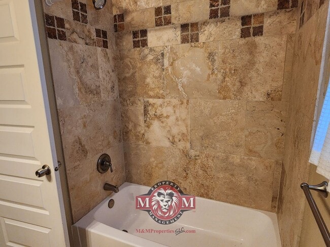 Building Photo - Remodeled 5 Bd Home in Midvale