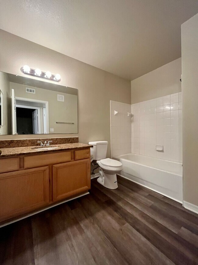 Building Photo - 3/2 unit becoming available June 1st for a...