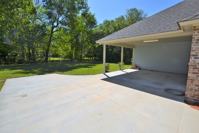 Building Photo - 4836 Rollins Rd
