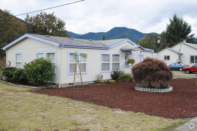 Building Photo - Hillcrest Mobile Home Park