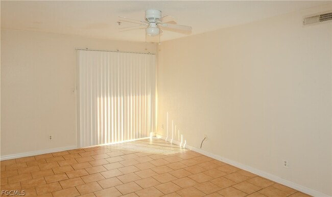 Building Photo - 2835 Winkler Ave