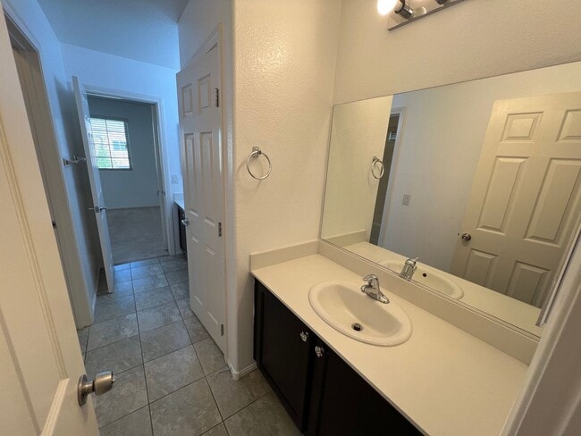 Building Photo - 5693 Point Loma Ct