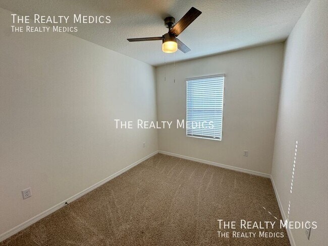 Building Photo - 2331 Gifford Dr