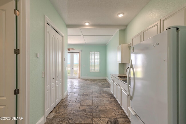 Building Photo - 2288 S Ocean Shore Blvd