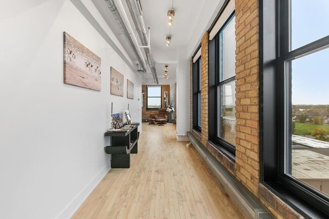 Building Photo - 290 Market St