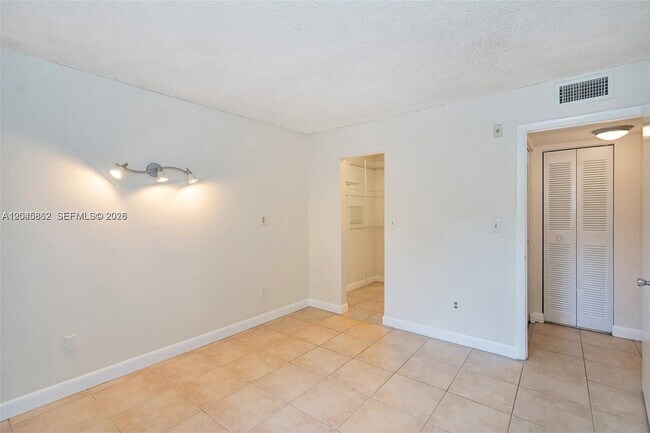 Building Photo - 8500 SW 109th Ave