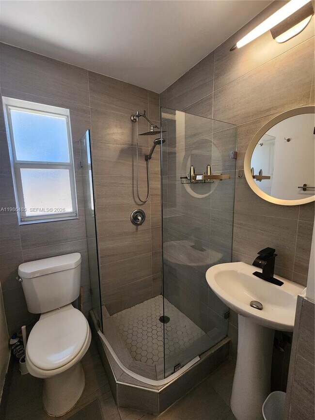 Building Photo - 315 Walnut St