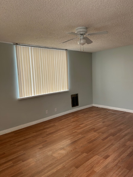 Building Photo - 841 N Orange St