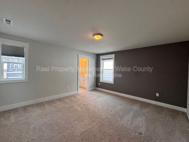 Building Photo - 1328 Barreto Dr