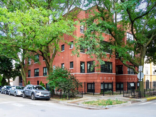 Primary Photo - 2649 N Washtenaw Ave