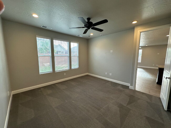 Building Photo - 3292 E 2890 S