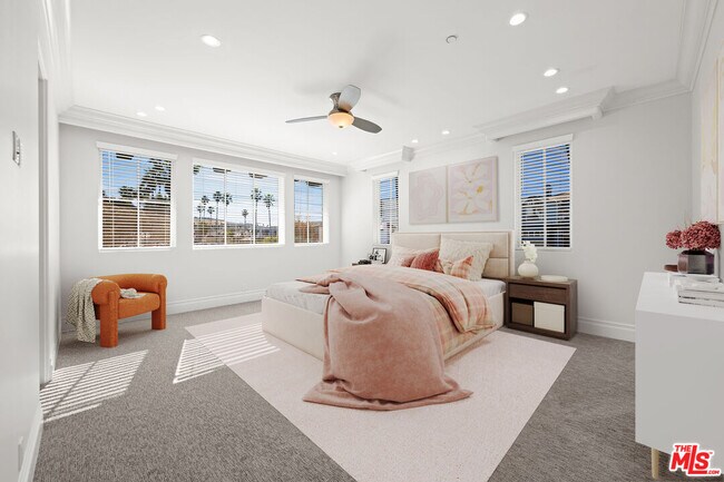 Building Photo - 816 S Catalina Ave