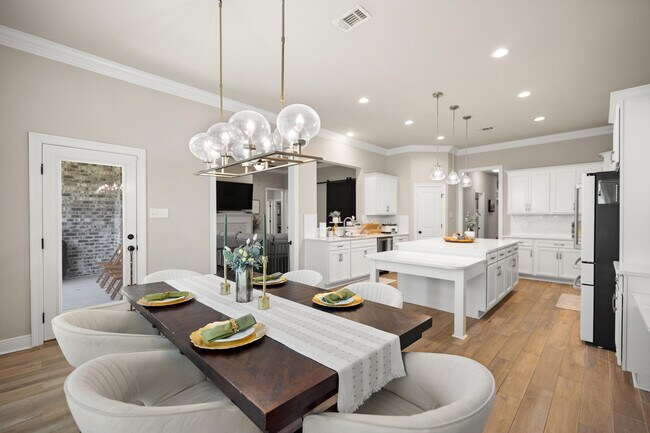 Building Photo - 212 Blaze Blvd