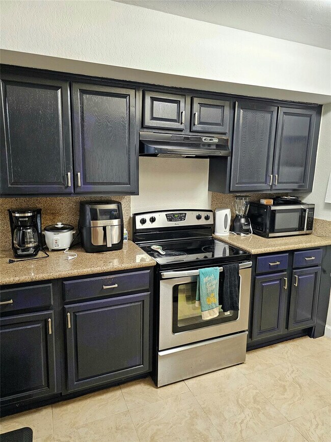 Building Photo - 8294 NW 24th St