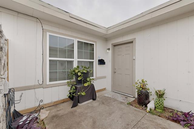 Building Photo - 6808 Trail Lake Dr