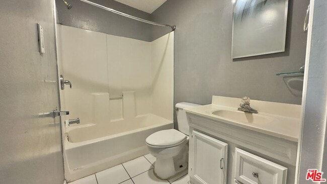 Building Photo - 4052 W 103rd St